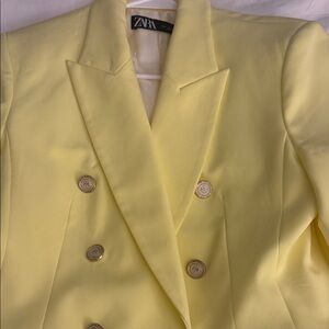 Zara Women's Light Yellow Blazer with Gold Buttons